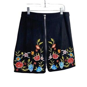 Sugar‎ Lips Front Zipper Embroidered Mini Skirt Size Medium Boho Floral  Black